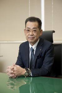 尾崎仁志 代表取締役社長