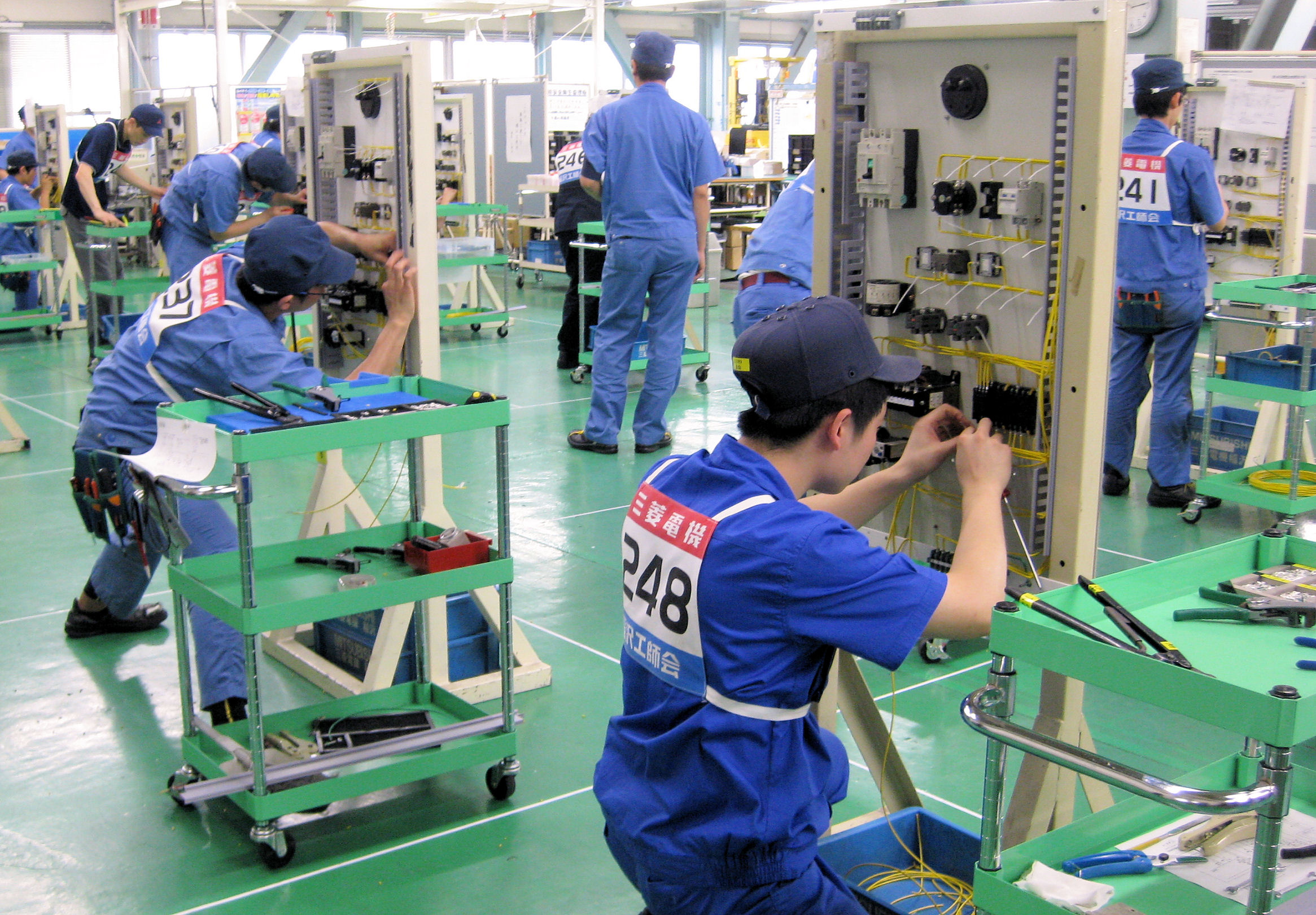 三菱電機稲沢製作所がグローバル技能競技大会開催 海外拠点含め166人が参加