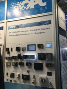 ＳＰＳ/ＩＰＣ/ＤｒｉｖｅのＯＰＣ協議会ブースで展示された各社からのＯＰＣ-ＵＡ対応コントローラ