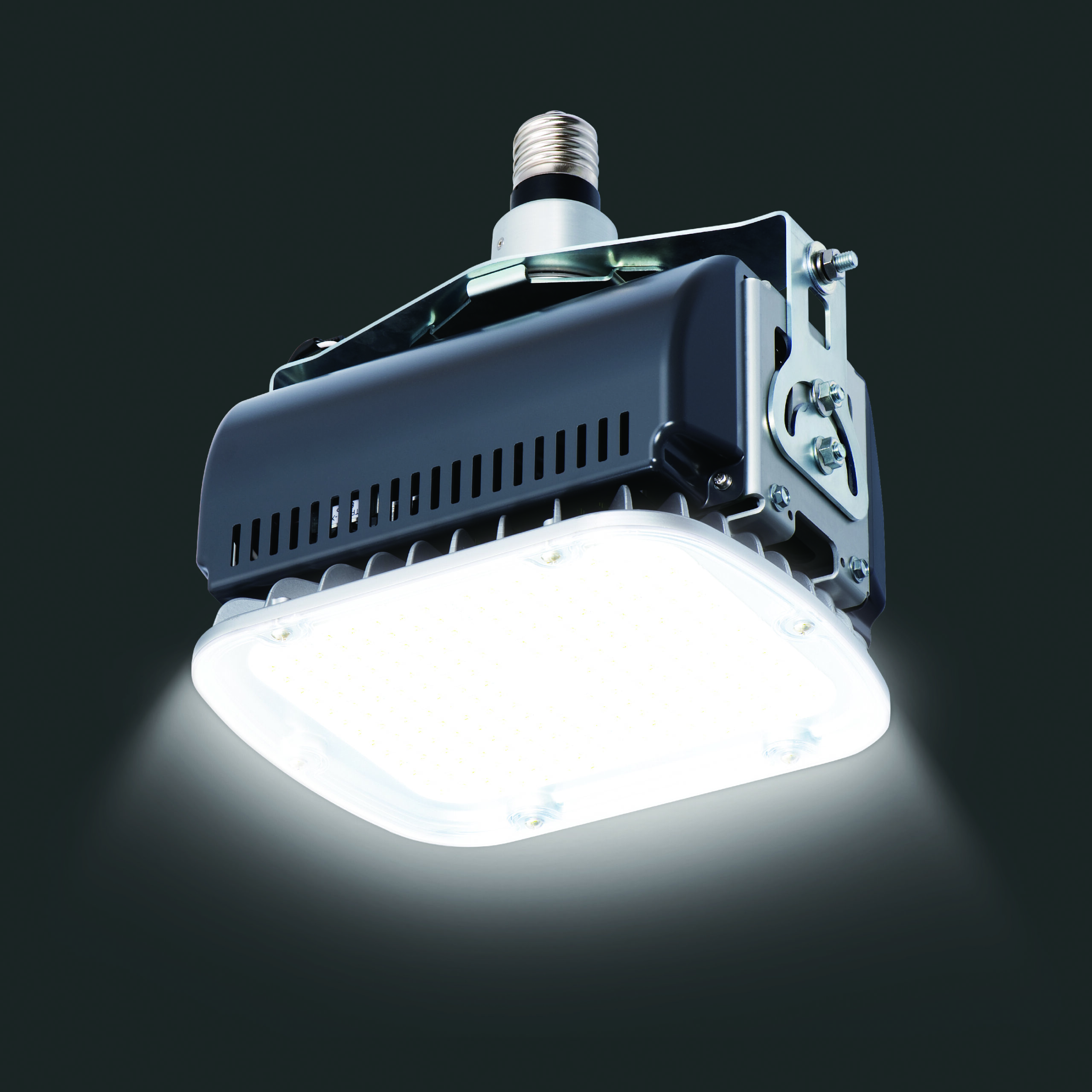 エム・システム技研、工事不要な「高天井用LED照明 LF400シリーズ」が登場