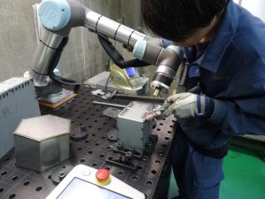 【ユニバーサルロボット活用事例】クフウシヤとファブエース 協働ロボットでTIG溶接を自動化