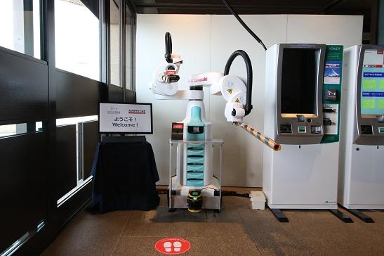 川崎重工業 双腕ロボで自動検温、神戸海洋博物館に設置