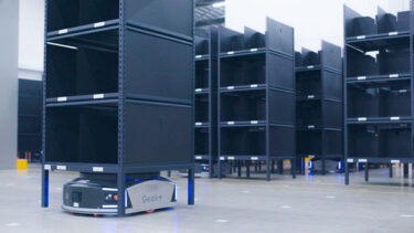 フジテックス、三菱倉庫の物流センターに自動棚搬送ロボット導入