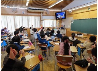 日東工業、愛知県の小学校で「リモート工場見学」実施