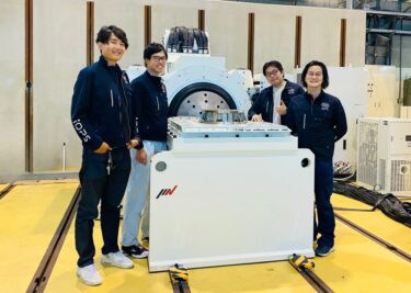 IMV、QPS研究所への水冷式大型振動試験機「Kシリーズ」導入事例を公開