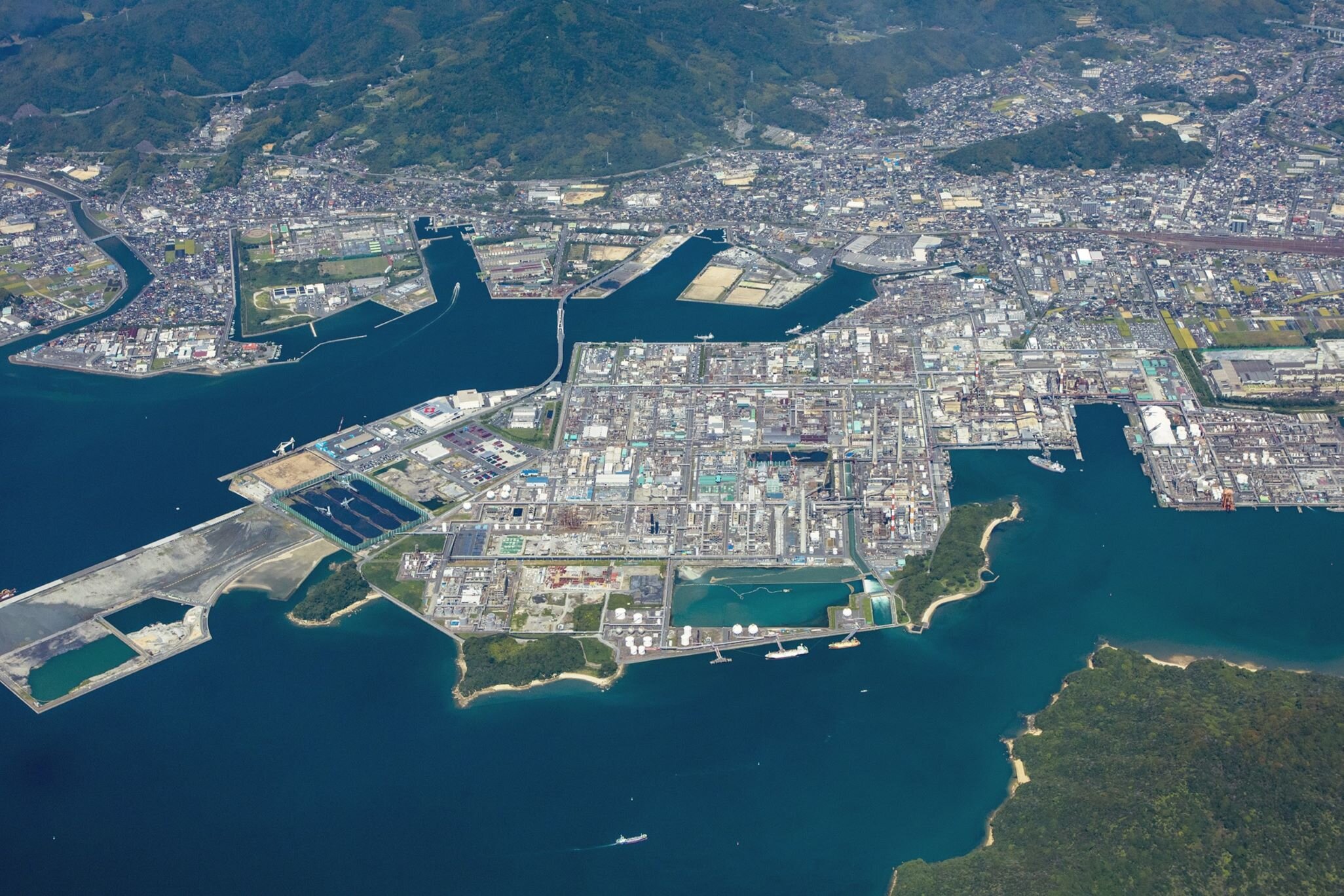 東ソー、山口県周南市でクロロプレンゴムの生産能力を増強 750億円投資