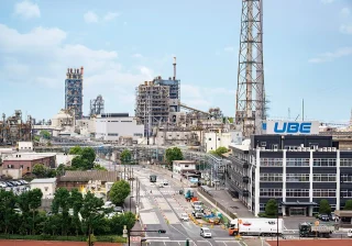 富士電機、「こんなところに富士電機」にUBEのマザー工場でソフトセンサ設計ツール活躍中の事例公開