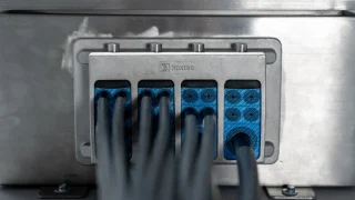 ロクステック、過酷環境対応の制御盤用ケーブルシール「Roxtec CSP」発売