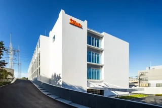 スタンレー電気、横浜市青葉区の技術研究所に新棟竣工 60億円投資